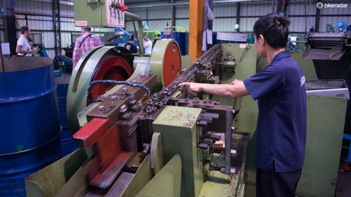 台湾台万自行车零件工厂参观 机器人狂潮下的智造与匠心